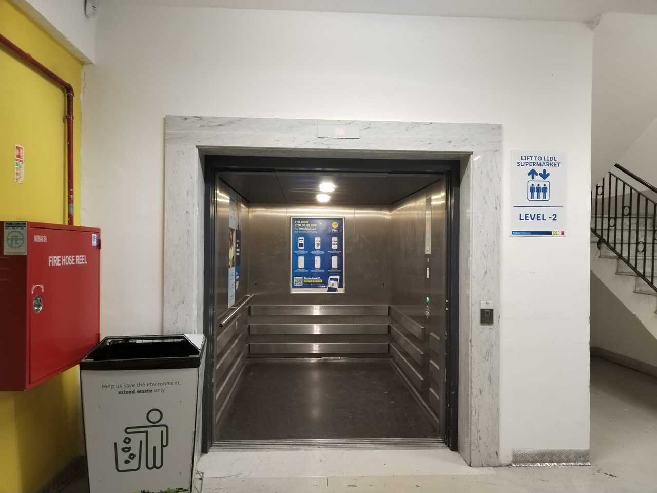 Schindler elevator at Lidl
